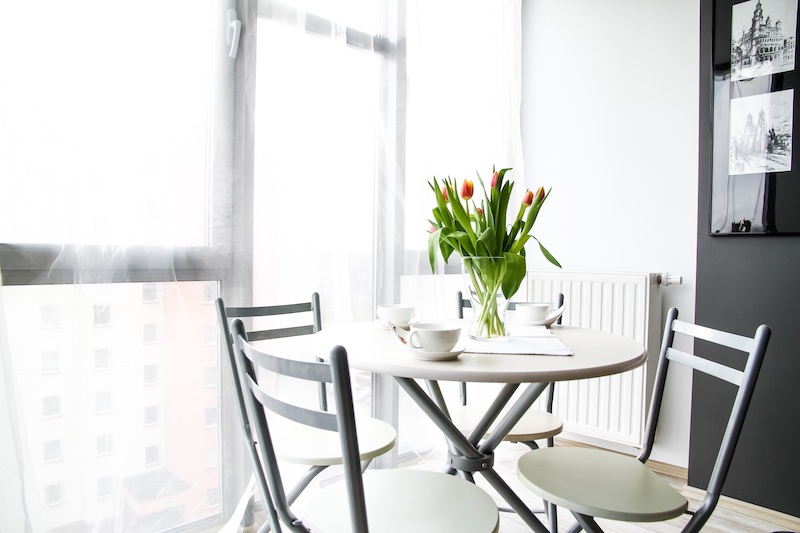 breakfast nook with small table